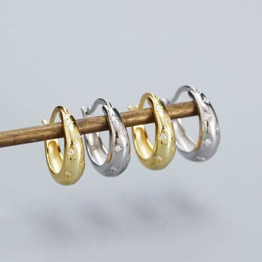 Sweet Eight Awn Star Hoop Earrings