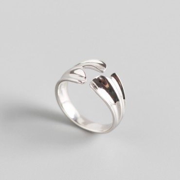 Statement Irregular Wavy Open Ring