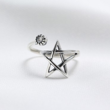 Big Hollow Star Open Ring