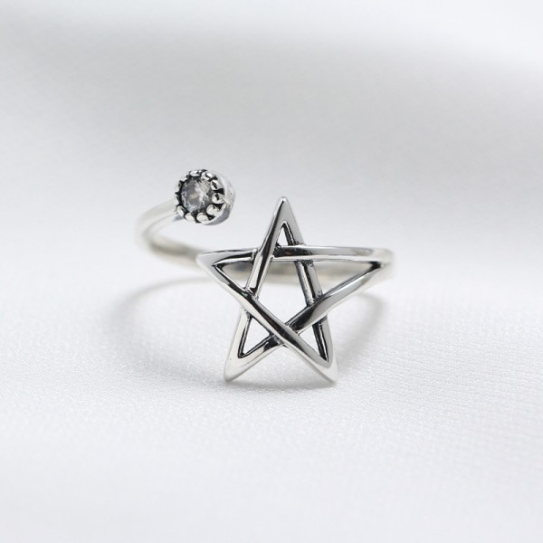 Big Hollow Star Open Ring