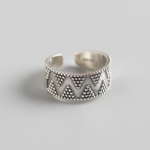 Vintage Wide Dotted Triangle Open Ring