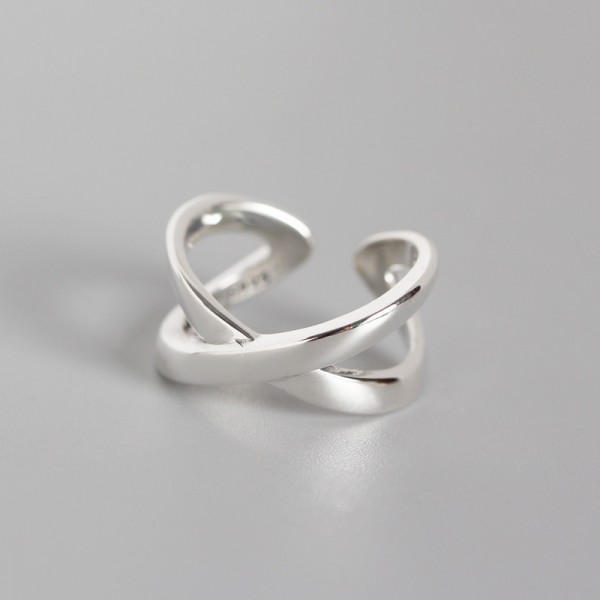 Glossy Intersecting Open Ring