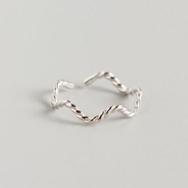 Minimalist Twisted Wave Open Ring