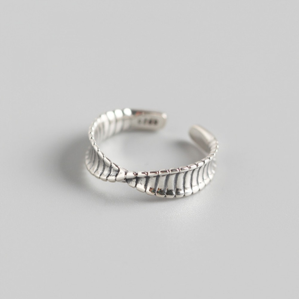 Vintage Mobius Twist Open Ring - MLYH226