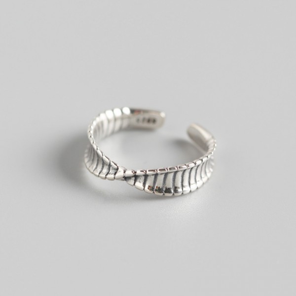 Vintage Mobius Twist Open Ring
