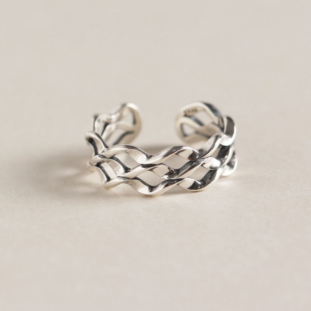 Hollow Mobius Twists Open Ring - MLYH242