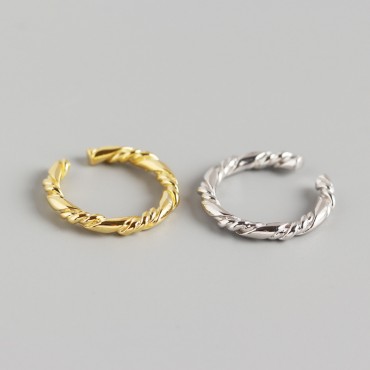 Elegant Twisted Open Ring