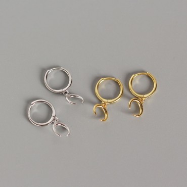 Elegant Crescent Moon Dangle Earrings