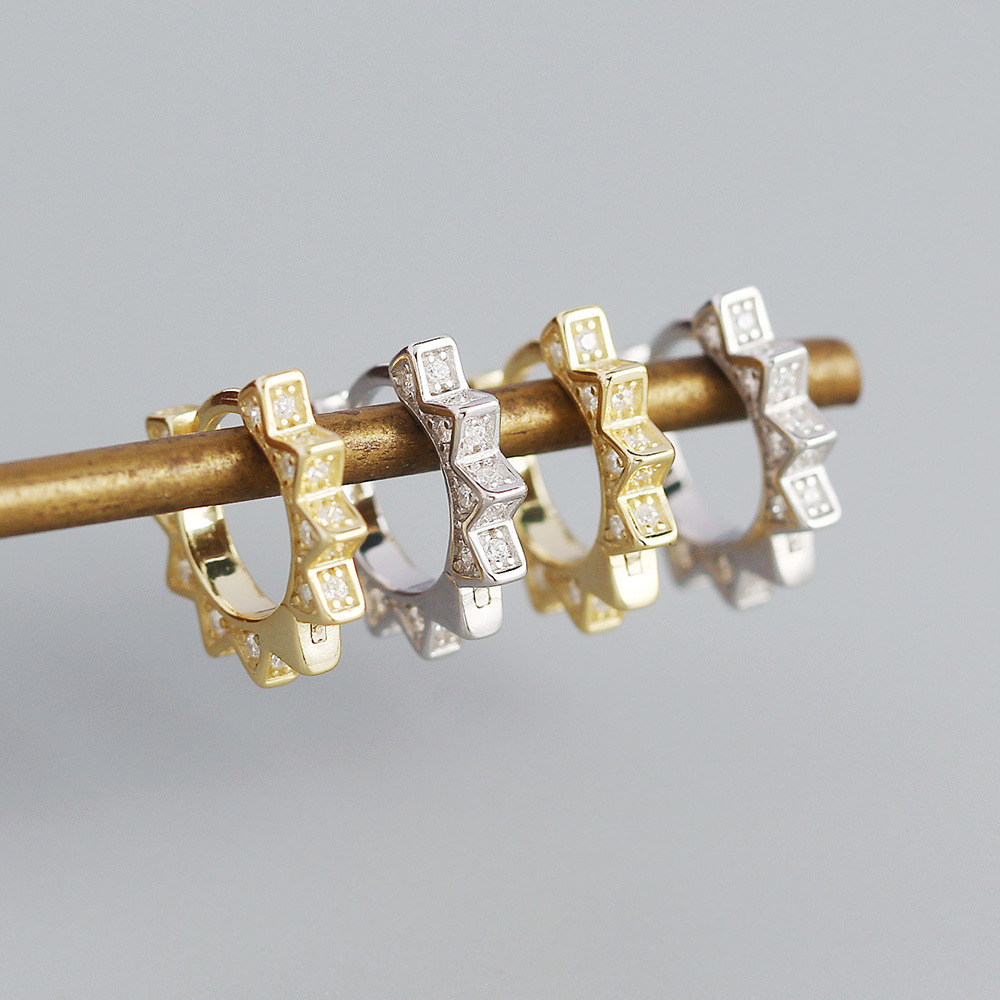 Metallic Nail Shaped Hoop Earrings - MLYH308