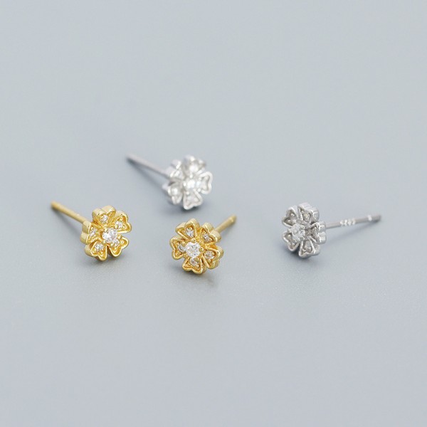 Sparkling Five Heart Petal Flower Stud Earrings