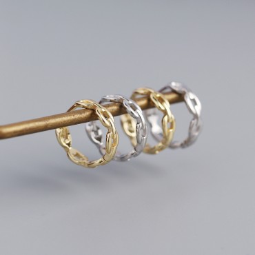 Metallic Chain Shaped Hoop Earrings