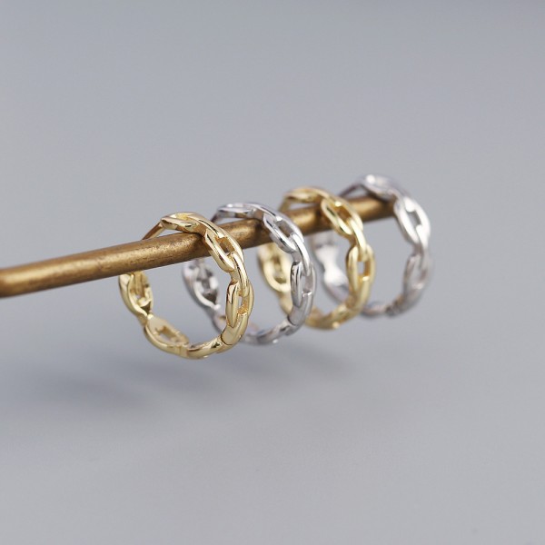 Metallic Chain Shaped Hoop Earrings