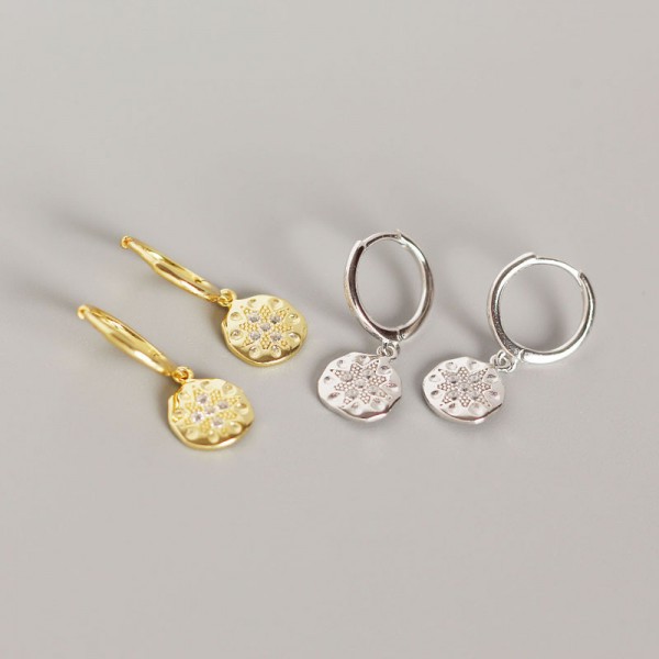 Baroque Eight Awn Star Dangle Earrings