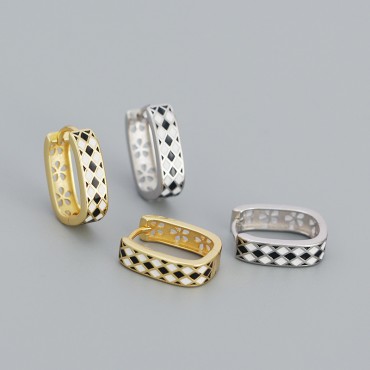 U-shaped Chessboard Hoop Earrings