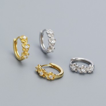 Sparkling 3 Flowers Hoop Earrings