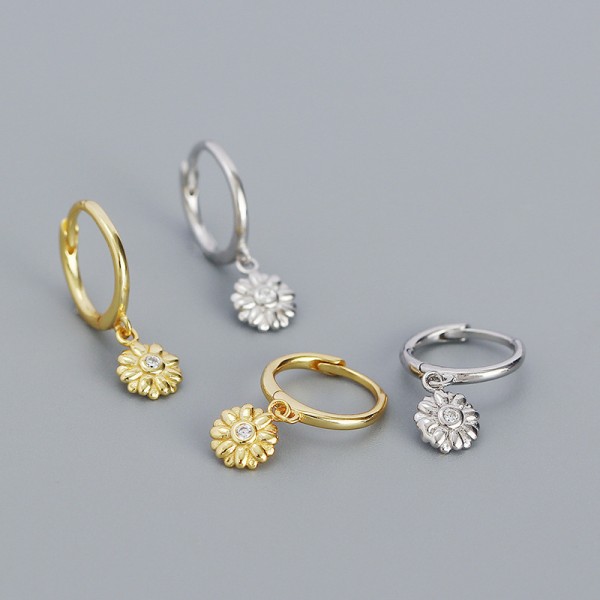 Elegant Marguerite Flower Dangle Earrings