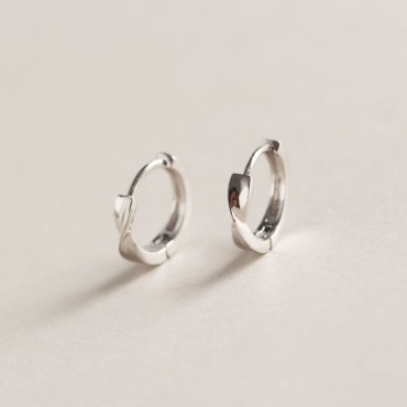 Sweet Mobius Twist Hoop Earrings