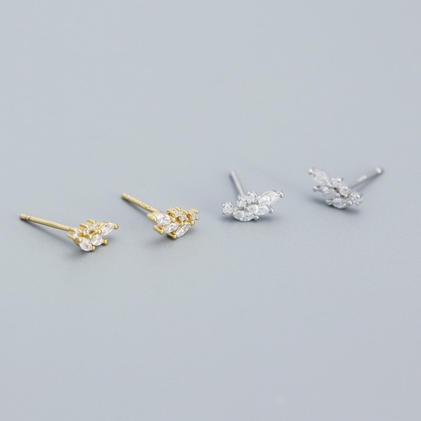 Sparkling Leaf Stud Earrings
