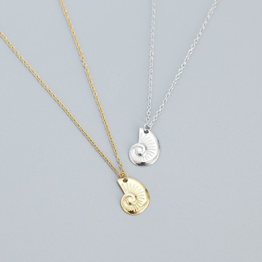 Statement Conch Texture Necklace