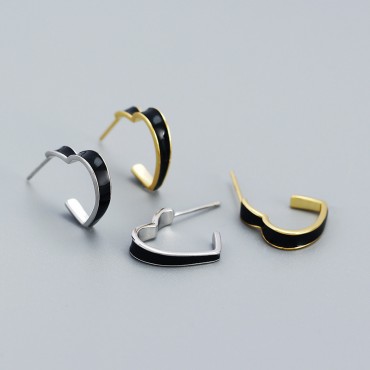 Elegant Heart Outline Stud Earrings