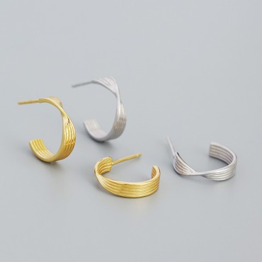 Elegant C-shaped Twisted Stud Earrings