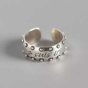 French "I Am Here" Engraved Open Ring
