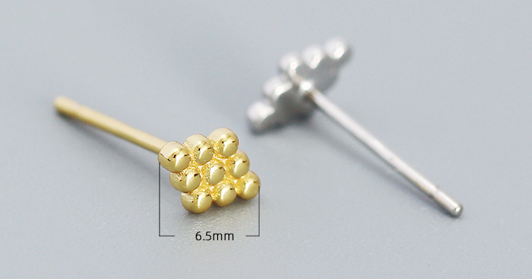 description picture for stud earrings id MLYH589-1